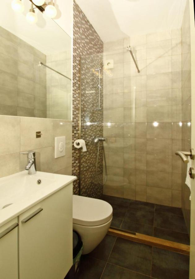 Apartments Dubreta 챠브타트 외부 사진