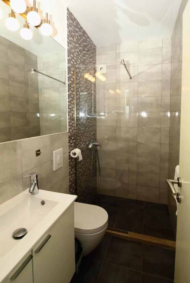 Apartments Dubreta 챠브타트 외부 사진